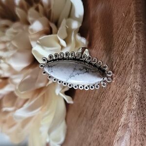 🎁 Howlite Ring Size 8¾ NEW